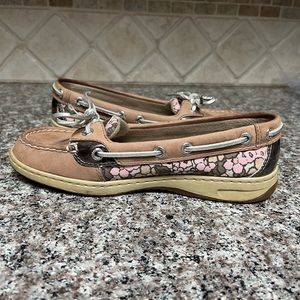 Sperry Angelfish leather boat shoes size 5.5. Tan with silver and floral trim.